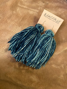 Basic Tassle Earrings